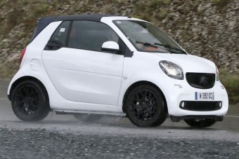 Ledobja tetejét a Smart Fortwo