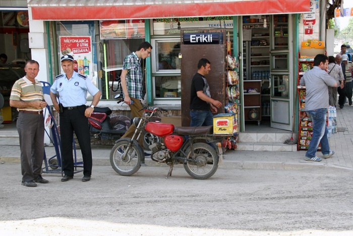 Attila lefejelt egy törököt 16 | Vezess Hopp, egy Simson?
