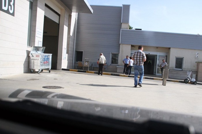 Attila lefejelt egy törököt 19 | Vezess Tamás épp a rettegett D3-as csarnokba tart. Nem lesz neki jó.