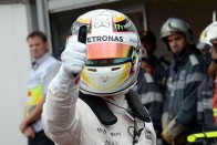 F1: Büntetés, mozdul a fél mezőny 37