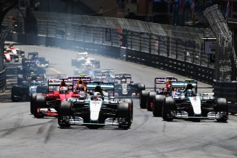 F1: Hamiltonék elszúrták, Rosberg újra győzött