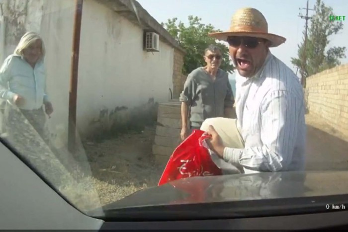 Ez az “elütött” gyalogos taníthatná a műesés alattomos tudományát