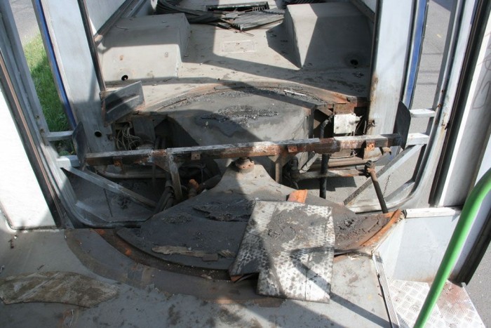 Így néz ki a csukló a burkolatok lebontása után
 