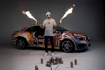 Műalkotást faragtak a kecskeméti Mercedesből