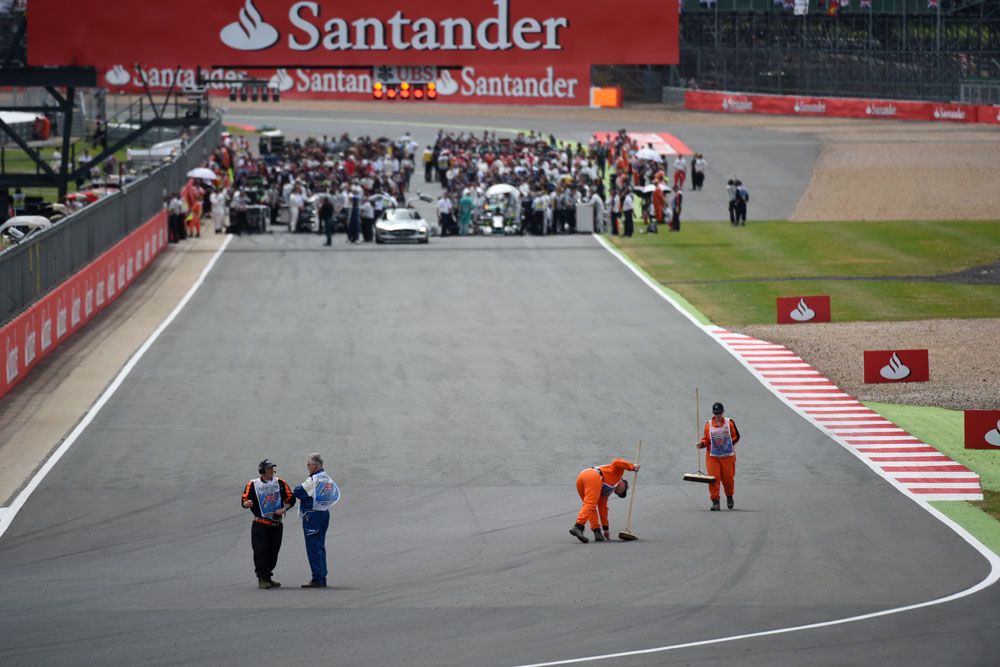 F1: Hamiltonnak csak a győzelem jó Silverstone-ban 11