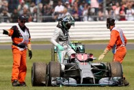 F1: Hamiltonnak csak a győzelem jó Silverstone-ban 38