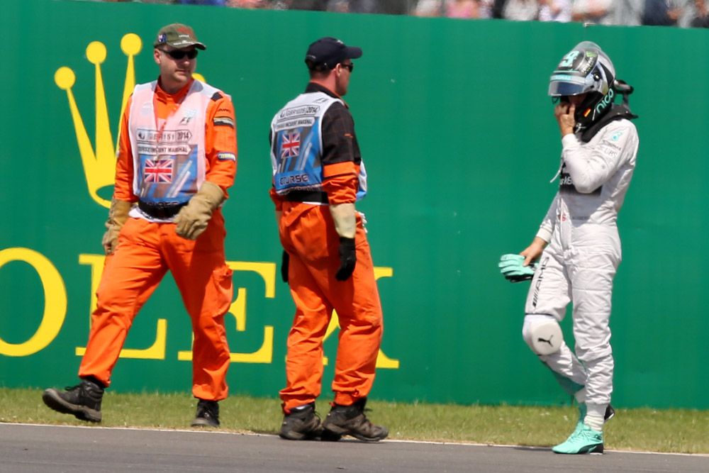 F1: Hamiltonnak csak a győzelem jó Silverstone-ban 22