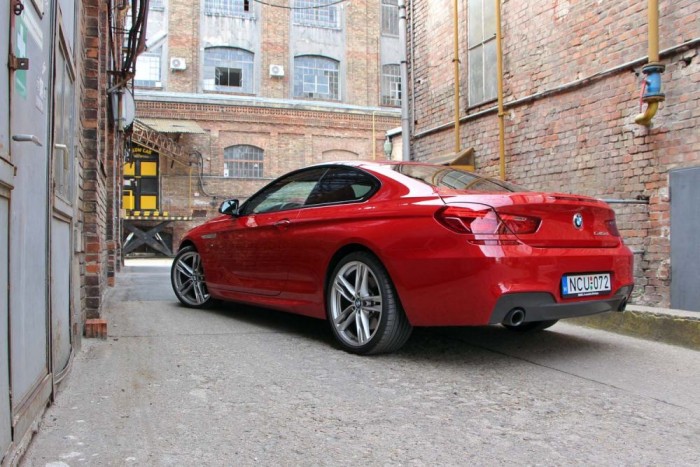 Bálnakupé BMW módra 14