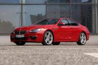 Bálnakupé BMW módra