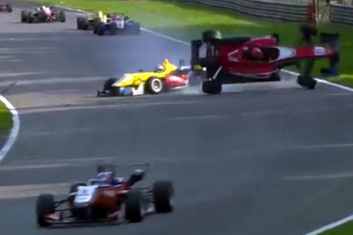 Törölték a futamot, mert bénák voltak a pilóták