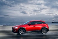 Nehezebb lett volna, ha a méretben egész közel álló CX-5 technikáját használják a Mazda CX-3-hoz