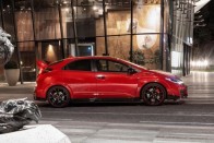 Júliustól kapható a Civic Type R 22