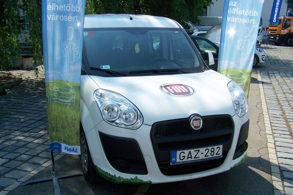 A Fiat Dobló CNG-s változatát még olaszországi bemutatásakor kipróbáltuk. A jármű meglepően fürge és halk