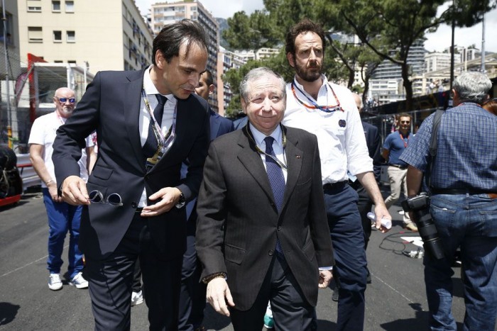 Ecclestone nem akarja így látni Schumachert 10