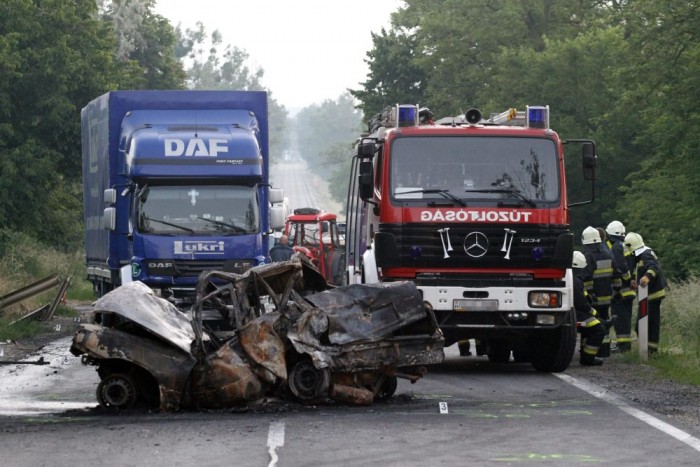 Horrorbaleset, két halott a 37-es főúton 6
