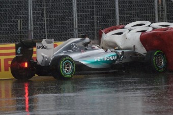 F1: Jönnek a nagyobb gumik és a kliensautók