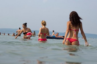 Strandra mennél a hétvégén? Eddig mehetsz a megyei matricákkal