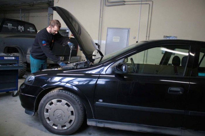 Használt autó: mit a legolcsóbb tankolni? 12 | Vezess Messze nem minden autógázas műhelyben foglalkoznak sűrített földgázas autókkal is