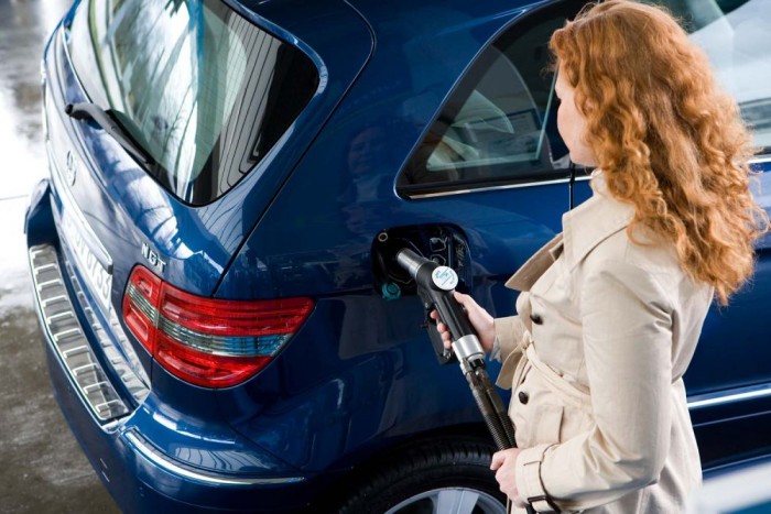 Használt autó: mit a legolcsóbb tankolni? 10 | Vezess Nem bonyolultabb gázt tankolni, mint benzint, csak nálunk más a jogszabály