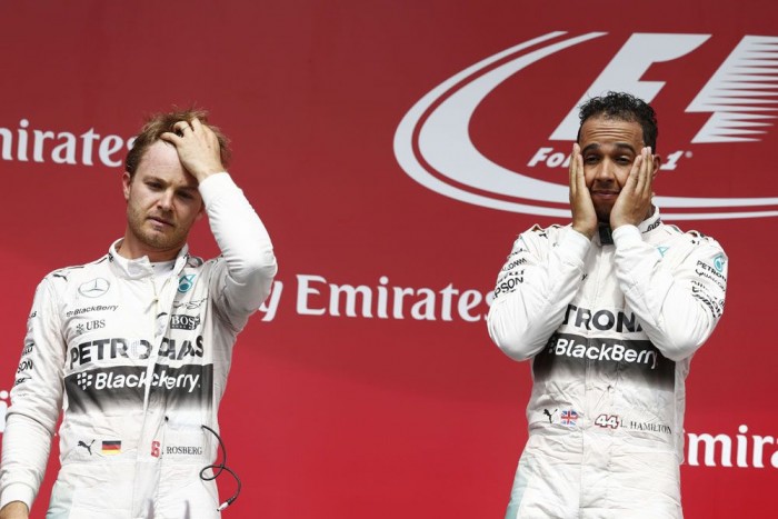 F1: Hamilton falat épített maga köré 3 | Vezess F1: Hamilton falat épített maga köré 3