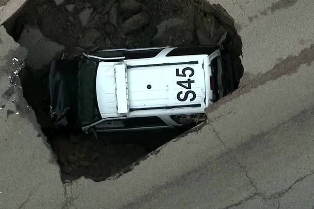 Elnyelte a föld a rendőrautót