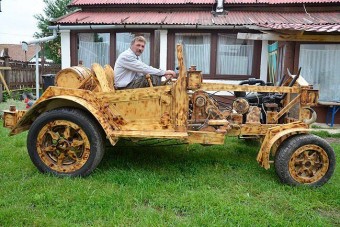 5 rendkívüli, fából faragott autó