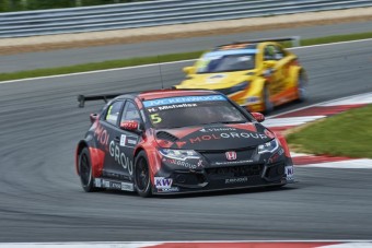 Újra dobogón Michelisz