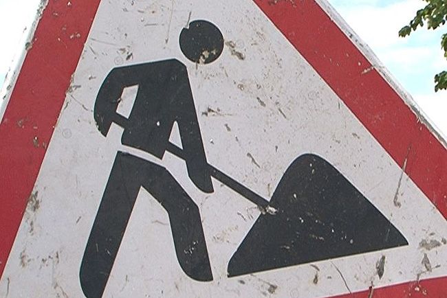 Feltúrtak egy forgalmas utcát Budapesten