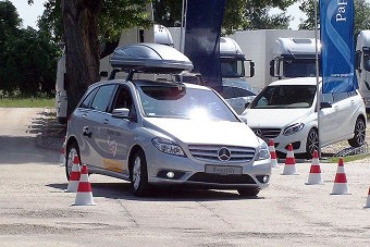 Sávváltásból is lehet baj, ha nincsenek felfújva a kerekek