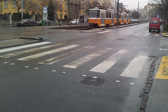 Még több fényvisszaverős út Budapesten