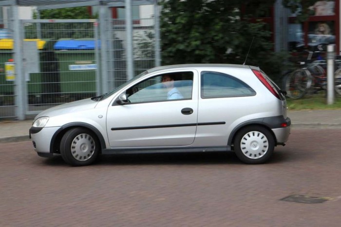 Nagy dilemma: ferdén állt a kormány, sérült volt és nem megy az ígért légkondi, de csak 1000 euró és alacsonyak a forgalomba helyezési közterhei is 