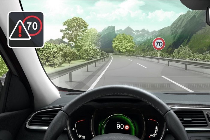 A Renault szabadidőautó-inváziójának újabb harcosa 13 A korszerű vezetéstámogató elektronikák olcsóbb modellknél megszokott rendszerei rendelhetők a Kadjarhoz is: követőradaros tempomat, LED-fényszóró nincs