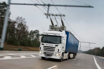Jövőre kezdik tesztelni az áramszedős teherautókat