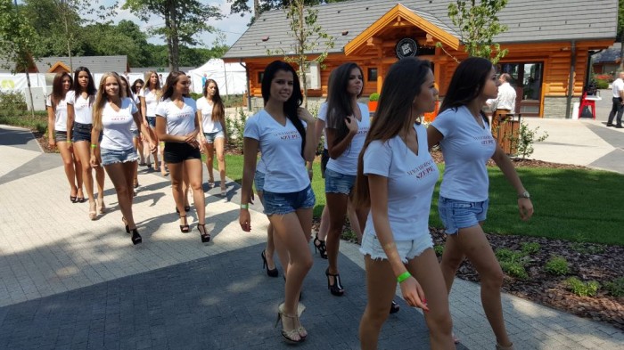 Csak gokartozni akartunk, szexi csajokkal és gazdasági miniszterrel nem számoltunk 6