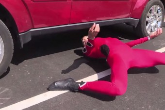 Ez a csaj nem csak szexi, de durván hajlékony is