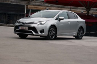 Jót tesz egy Toyotának a BMW-dízel?