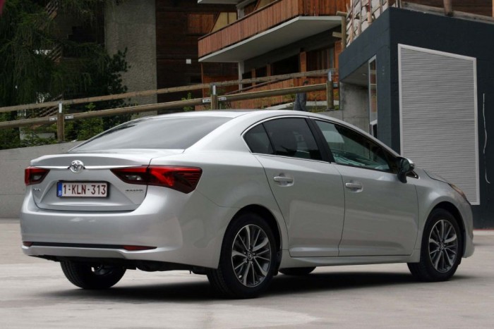 Jót tesz egy Toyotának a BMW-dízel? 5 Szegényesebb lett a választék, a gyár törölte a kis darabszámú verziókat. Nincs többé automata dízel és adaptív tempomat sem