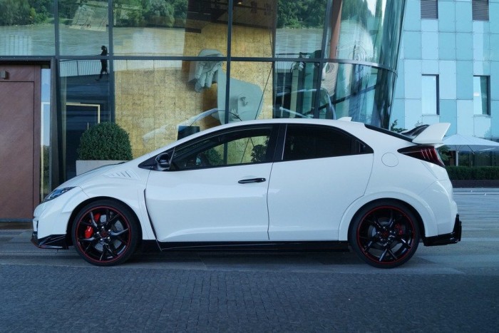 A hondások új szerelme: Civic Type-R 17 | Vezess Rovarba öltött alien, igazi japán stílus: egyszerre vonzó és gusztustalan