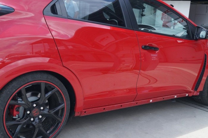 A hondások új szerelme: Civic Type-R 13 | Vezess Egy csatatéri sebesült a Slovakiaring parkolójában