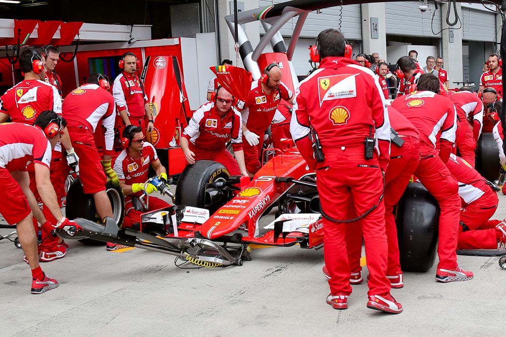 F1: Majdnem elgázolták a Ferrari-főnököt 15