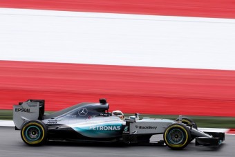 F1: A Mercedes megijedt a Ferraritól