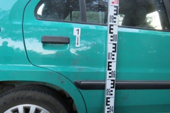 Kocsikázni akartak, de nem volt benzinjük, ezért loptak