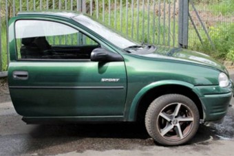 Lelépett az asszony, a férfi mindent elfelezett, szó szerint