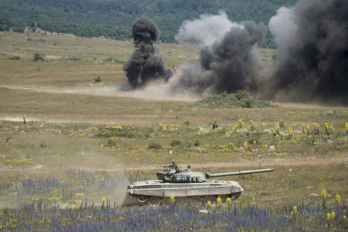 Több száz katonai és harci jármű Várpalotán – fotók 8