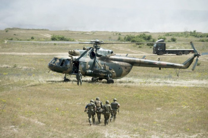 Több száz katonai és harci jármű Várpalotán – fotók 9