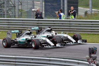 F1: Rosberg lerajtolta Hamiltont, győzött