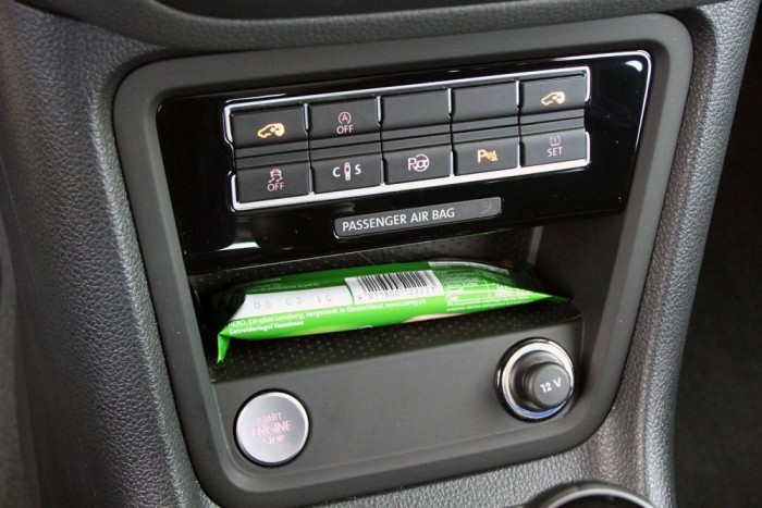 Állítható keménységű futómű, parkolórobot, elektromos mozgatású oldalajtók