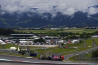 F1: Úszott a tesztnap, a Merci az élen 39