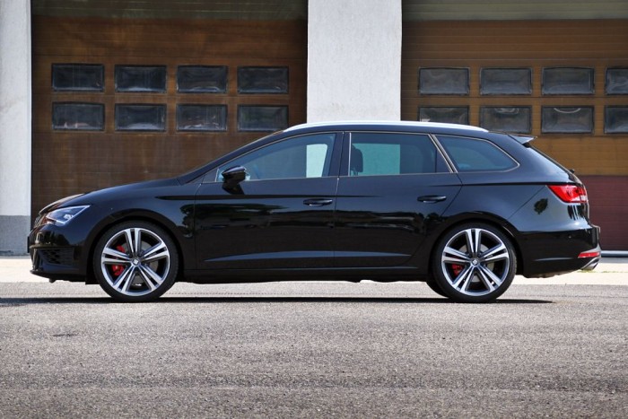 Feketében alig látszanak a jelleget adó vonalak, törések