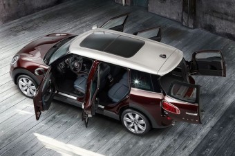 Divatkombi hat ajtóval